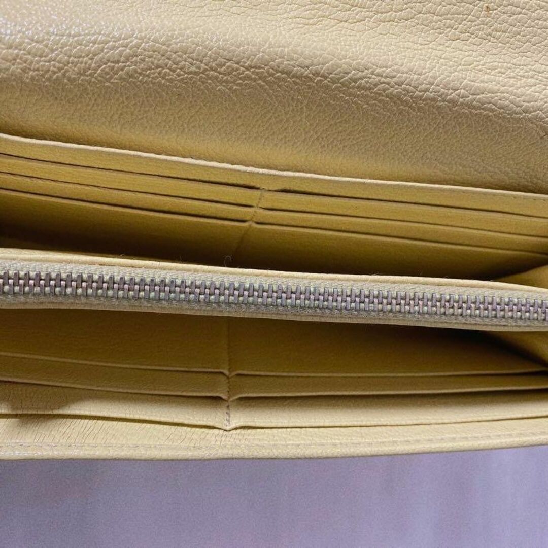 miumiu(ミュウミュウ)のミュウミュウ 長財布 リボン付  イエロー  レザー 財布 レディースのファッション小物(財布)の商品写真