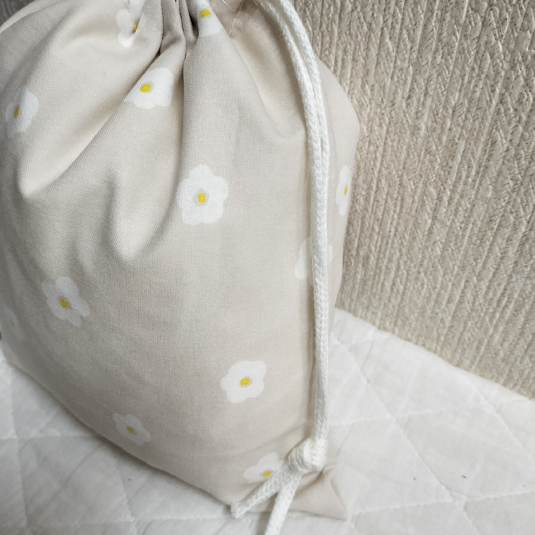 巾着袋　花柄　ハンドメイド ハンドメイドのキッズ/ベビー(外出用品)の商品写真