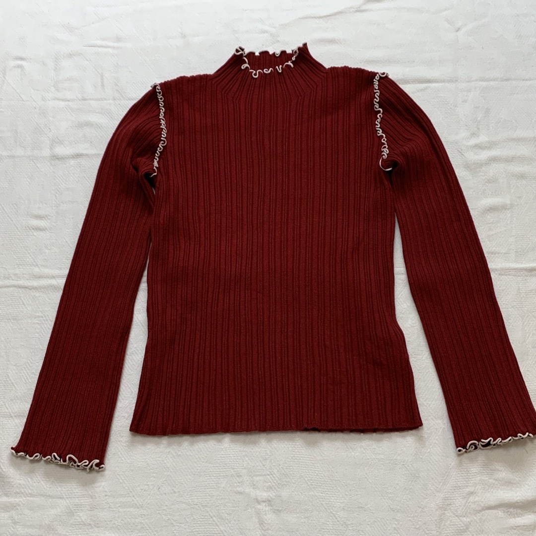 GU(ジーユー)の白ツクツクが可愛い♪【GU】長袖　赤ニット　Mサイズ レディースのトップス(ニット/セーター)の商品写真