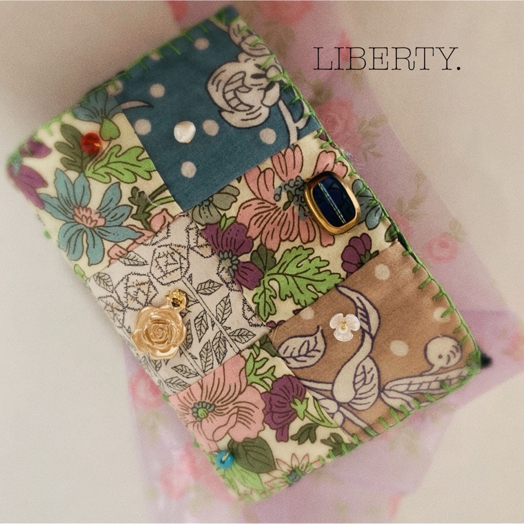 LIBERTY.(リバティ)のニードルブック*リバティ♪エミリーなど〜プロフ確認お願い ハンドメイドの生活雑貨(雑貨)の商品写真