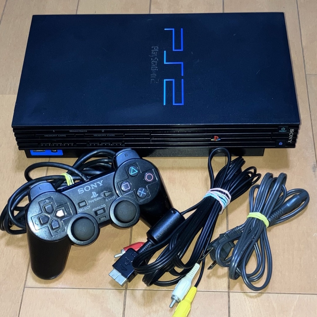 PlayStation2(プレイステーション2)のPS2 SCPH-10000 本体セット 現役稼働品 エンタメ/ホビーのゲームソフト/ゲーム機本体(家庭用ゲーム機本体)の商品写真