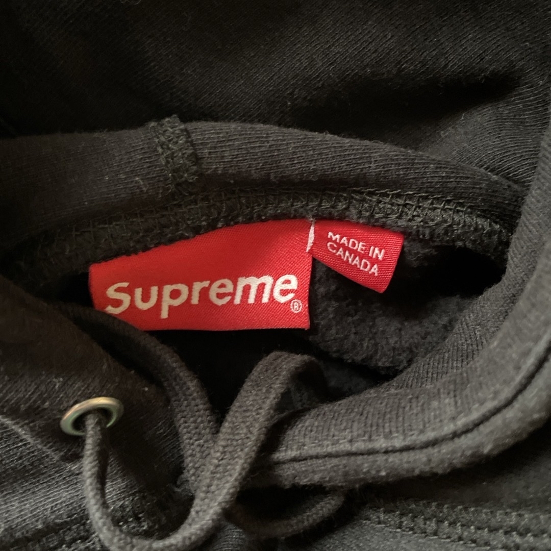 Supreme(シュプリーム)のSupreme Apple Hooded Sweatshirt Black メンズのトップス(パーカー)の商品写真