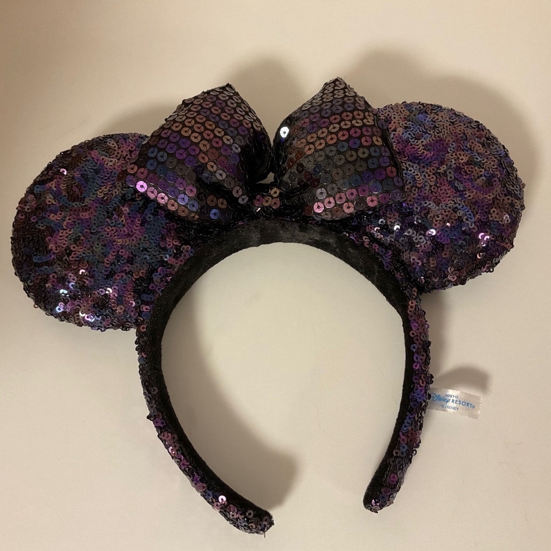 Disney(ディズニー)のディズニーリゾート　カチューシャ　スパンコール　ミニーマウス レディースのヘアアクセサリー(カチューシャ)の商品写真