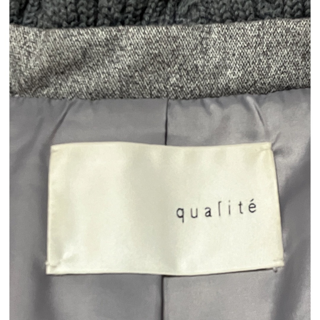 qualite(カリテ)のqualite ダウンコート　グレー　size38 ニット衿取外し可 レディースのジャケット/アウター(ダウンコート)の商品写真