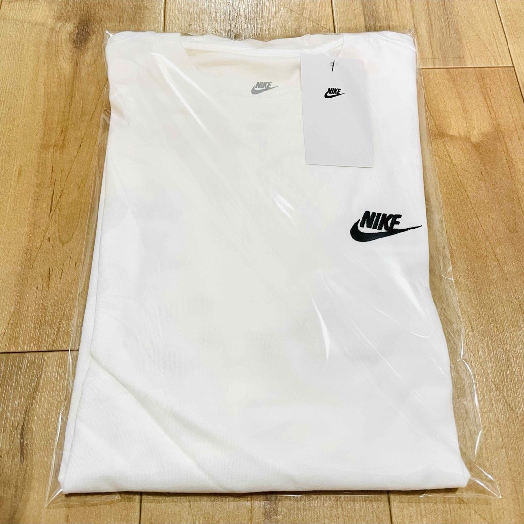 NIKE(ナイキ)の新品　NIKEロンT　AR5194 送料無料　ナイキ　長袖　Ｌサイズ　白　ジム メンズのトップス(Tシャツ/カットソー(七分/長袖))の商品写真