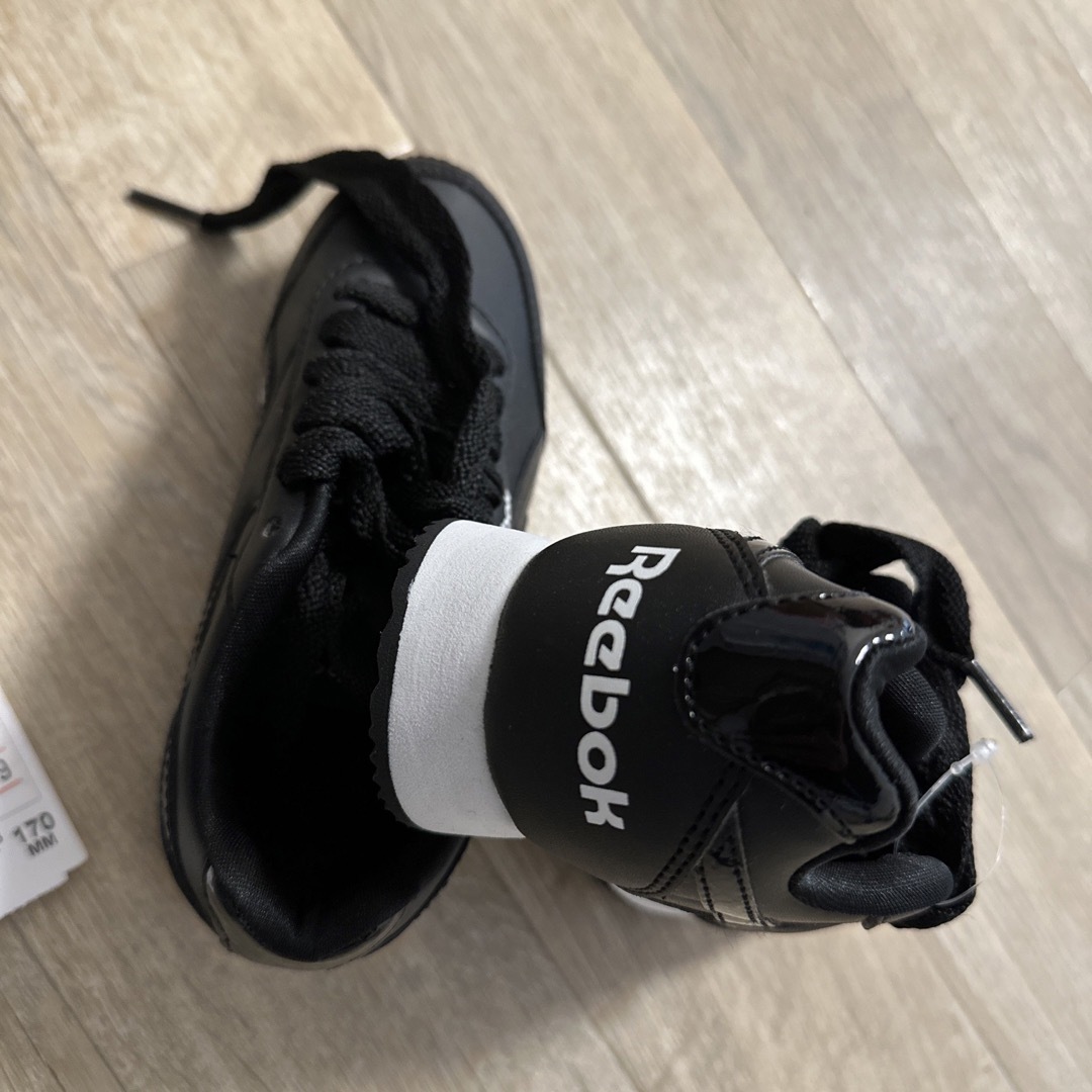 Reebok(リーボック)の新品 Reebok リーボック　ロイヤル　CLジョグ2 キッズスニーカー キッズ/ベビー/マタニティのキッズ靴/シューズ(15cm~)(スニーカー)の商品写真