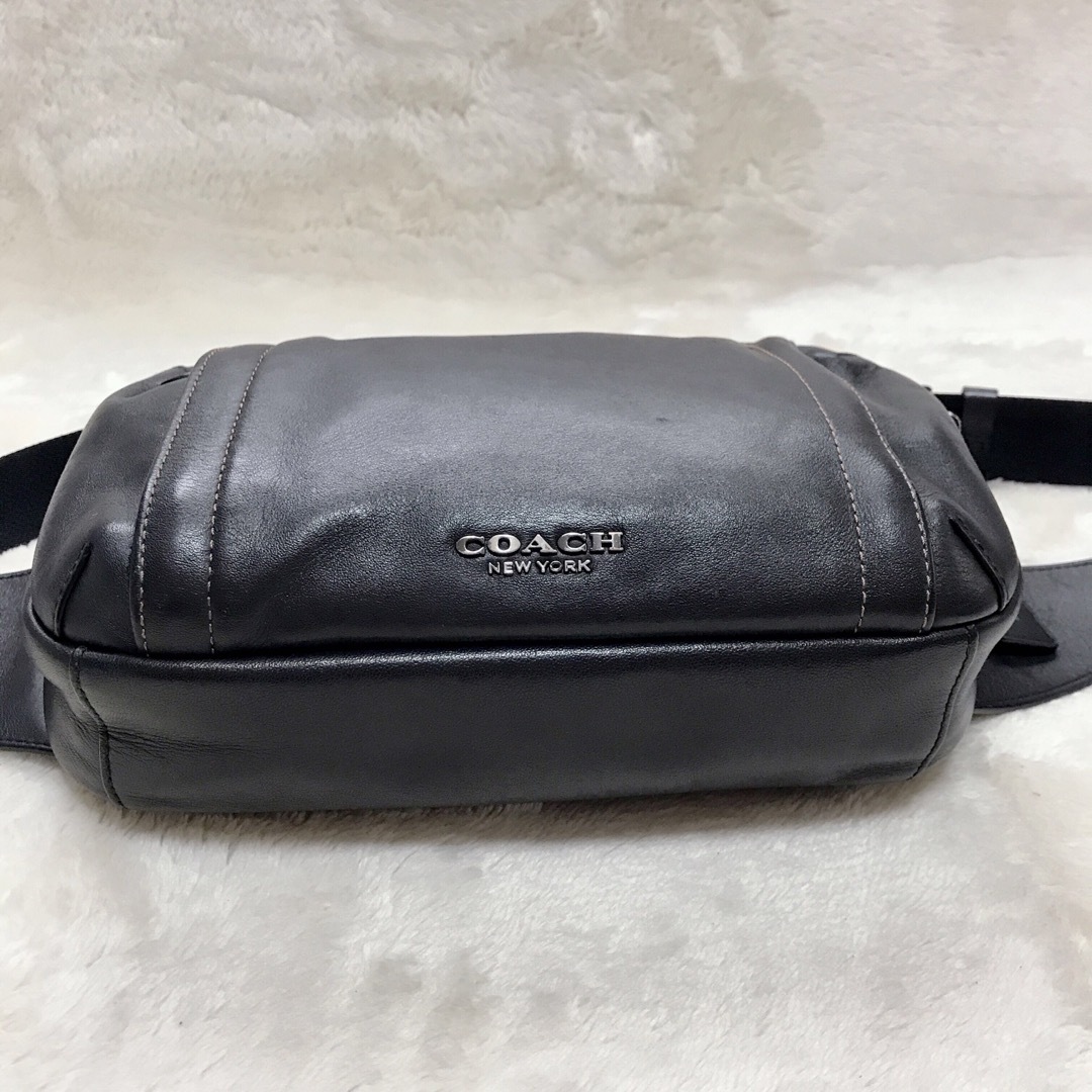 COACH(コーチ)の美品 COACH コーチ オールレザー ボディバッグ ウエストバッグ 男女兼用 レディースのバッグ(ボディバッグ/ウエストポーチ)の商品写真