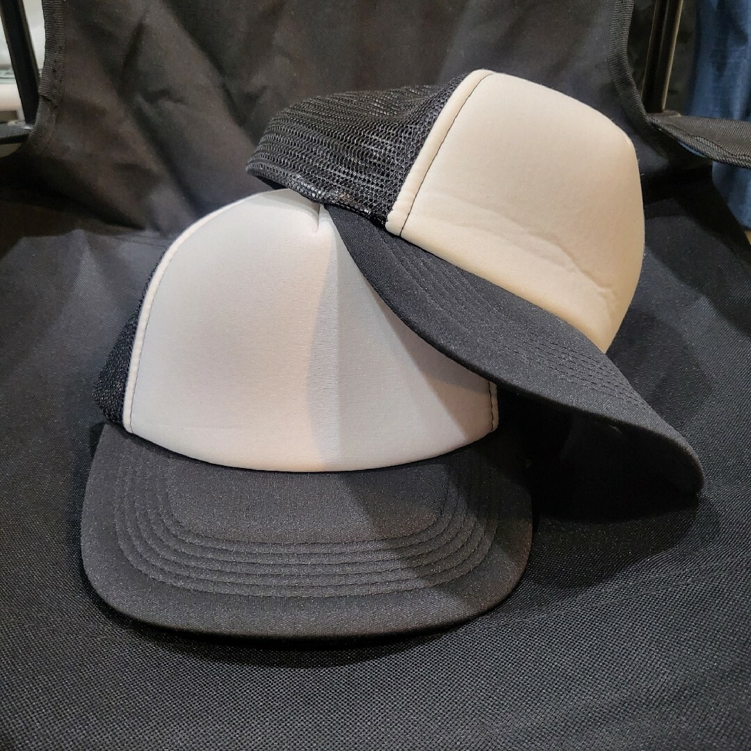 【002様専用】メッシュキャップ(白･黒)×２ メンズの帽子(キャップ)の商品写真
