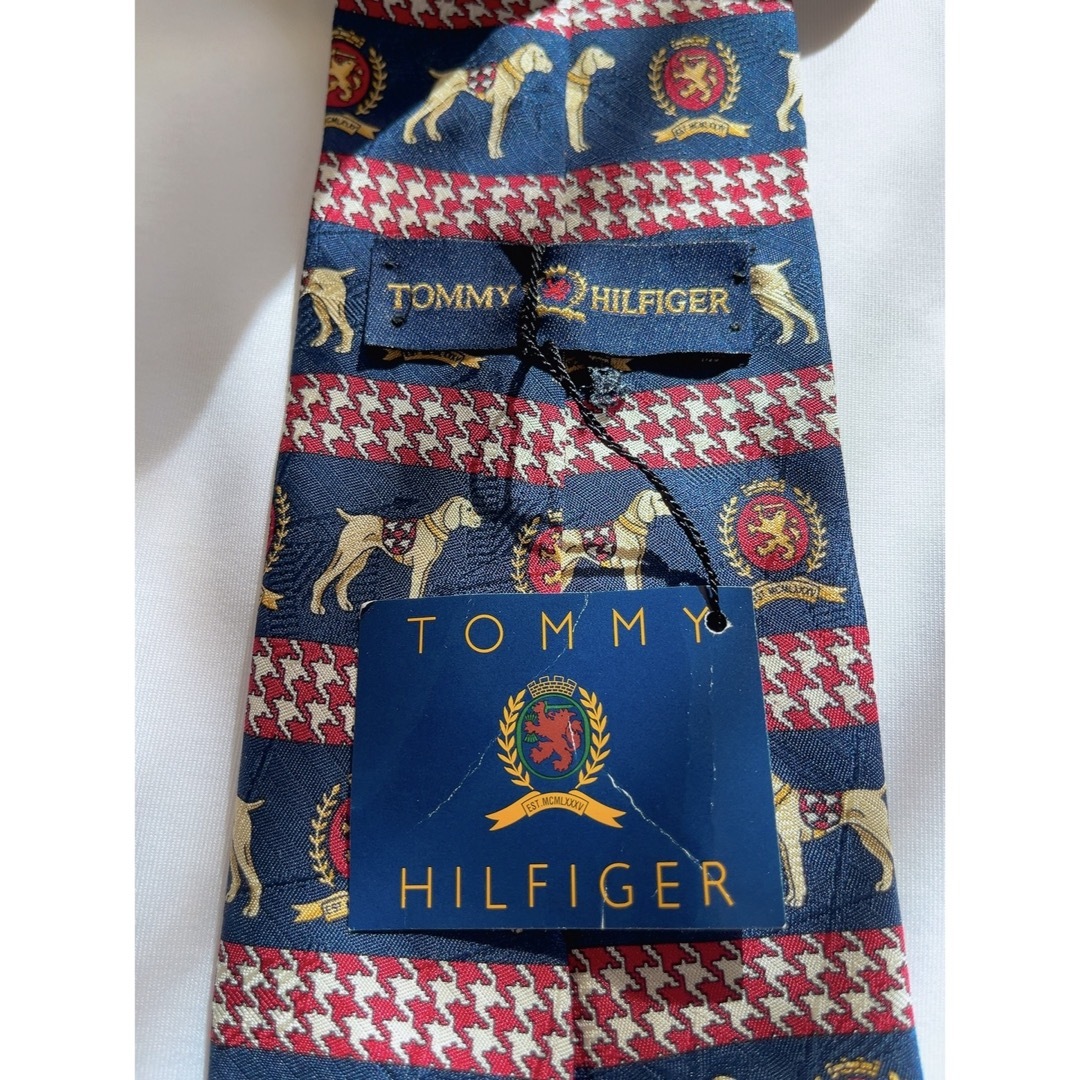 TOMMY HILFIGER(トミーヒルフィガー)の新品★TOMMY HILFIGER★ネイビー★犬★総柄★総シルク★ネクタイ★10 メンズのファッション小物(ネクタイ)の商品写真