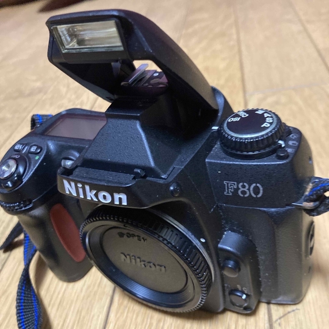 Nikon(ニコン)のNikon フィルムカメラ F80 ２本レンズ付き スマホ/家電/カメラのカメラ(フィルムカメラ)の商品写真