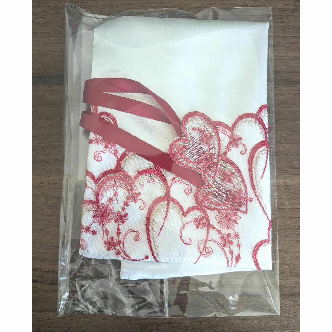 【非売品】リサマリ バレンタインポーチ レッド レディースのファッション小物(ポーチ)の商品写真