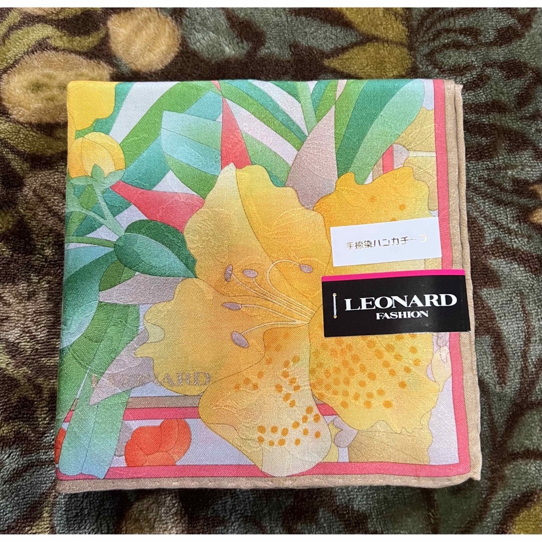 LEONARD(レオナール)のLEONARDハンカチ レディースのファッション小物(ハンカチ)の商品写真