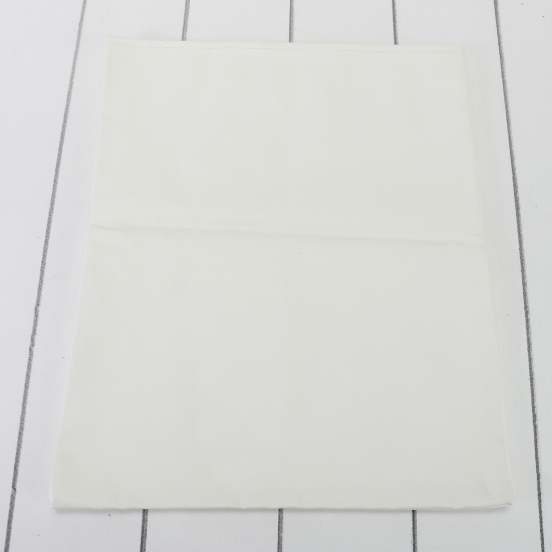 DIESEL(ディーゼル)のディーゼル エンボス ロゴ レザー 調 保存袋 ショッパー ホワイト A4 バッグ シューズ メンズ レディース EHM 1205-H77 メンズのバッグ(その他)の商品写真