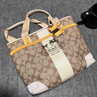 【美品】coachコーチ　トート　ショルダーバッグゴールド　モノグラム　通勤用