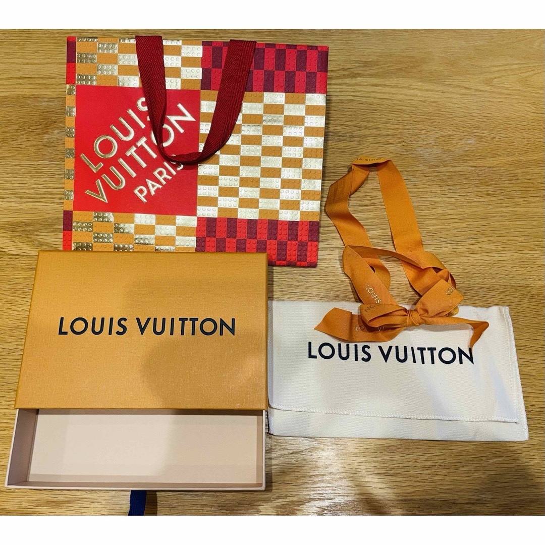 LOUIS VUITTON(ルイヴィトン)のルイヴィトン　箱　ショッパー レディースのバッグ(ショップ袋)の商品写真