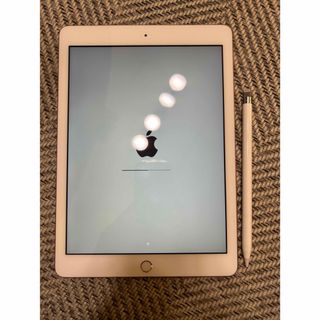 アイパッド(iPad)のiPad 第6世代 WiFiモデル 32GB ゴールド Apple Pencil(タブレット)