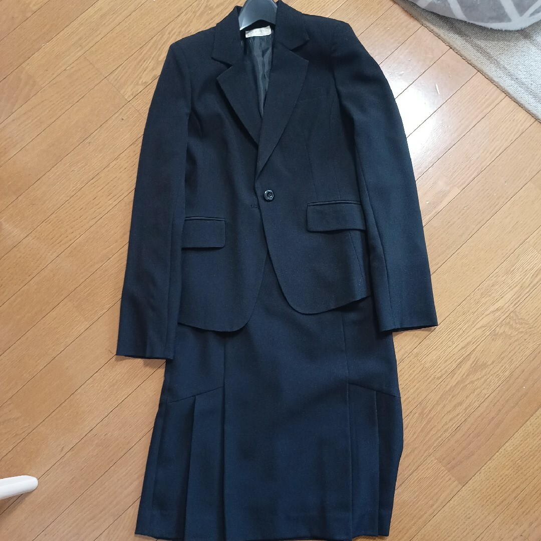 ニッセン(ニッセン)のスカートスーツ　ブラックスーツ　9TT　スラットジール　トールサイズ　9号 レディースのフォーマル/ドレス(スーツ)の商品写真