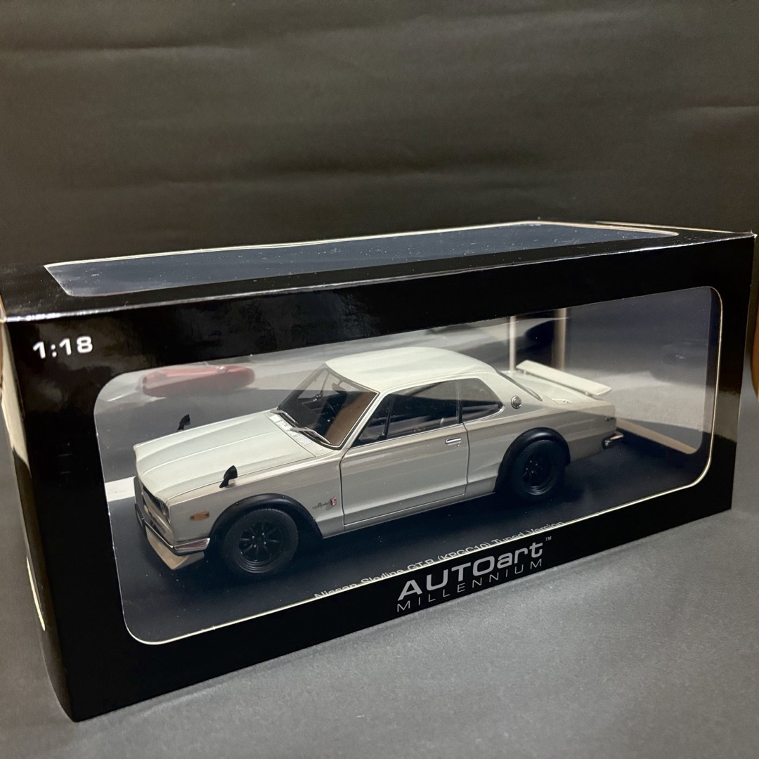 AUTOart(オートアート)のAUTO art Skyline GT-R(KPGC10)Tuned Ver. エンタメ/ホビーのおもちゃ/ぬいぐるみ(ミニカー)の商品写真