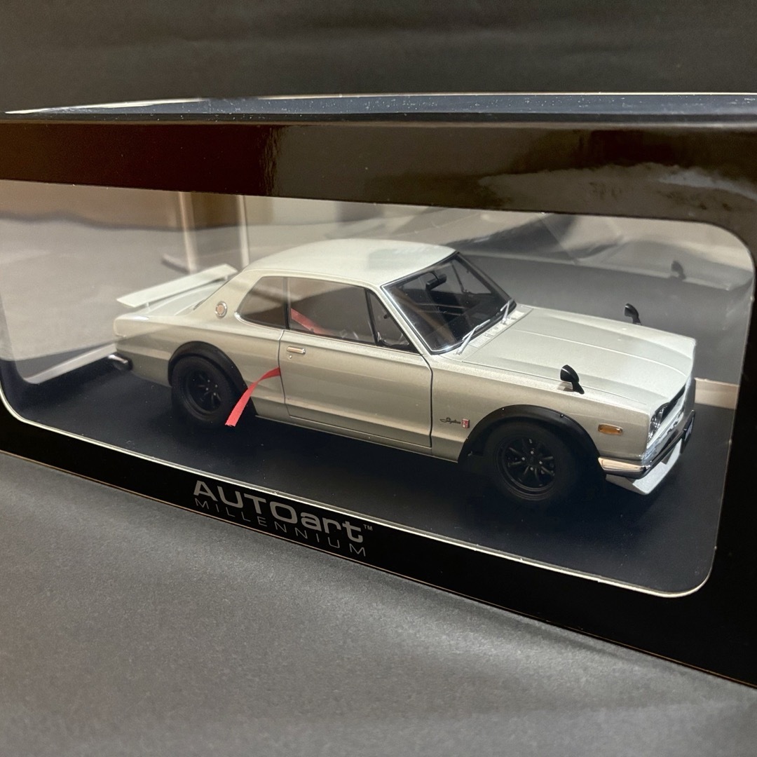 AUTOart(オートアート)のAUTO art Skyline GT-R(KPGC10)Tuned Ver. エンタメ/ホビーのおもちゃ/ぬいぐるみ(ミニカー)の商品写真