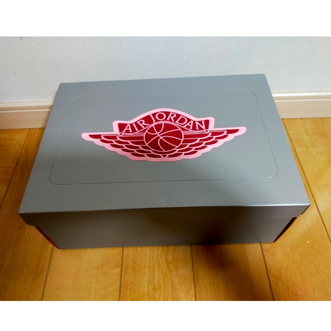 NIKE(ナイキ)の新品未使用 24.5 ナイキ エアジョーダン1 Valentine’s Day レディースの靴/シューズ(スニーカー)の商品写真