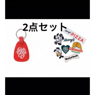 ガールズドントクライ(Girls Don't Cry)のGirls Don't Cry Metal KEYCHAIN と　ステッカー(キーホルダー)