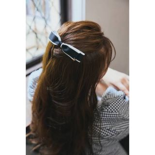 ハーリップトゥ(Her lip to)のHerlipto Ribbon Hair Comb (バレッタ/ヘアクリップ)