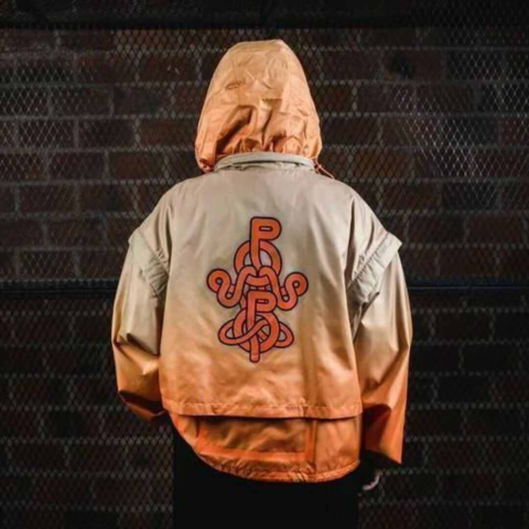 新品 プーマ Pronounce レディース ナイロンジャケット オレンジ S レディースのジャケット/アウター(スプリングコート)の商品写真
