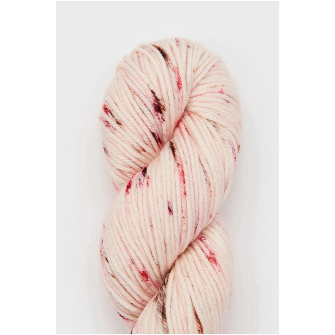 Misha & Puff(ミーシャアンドパフ)のmisha puff dusty rose confetti 1カセ yarn ハンドメイドの素材/材料(生地/糸)の商品写真