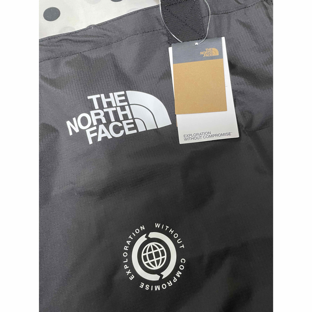 THE NORTH FACE(ザノースフェイス)の【未使用】THE NORTH FACE トートバッグ　大容量　Ｌ　エコバッグ レディースのバッグ(トートバッグ)の商品写真