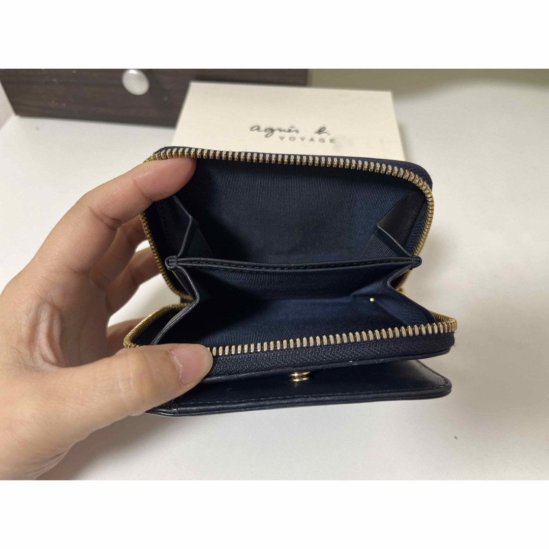 agnes b.(アニエスベー)のagnès b. VOYAGE 二つ折り財布 ネビー メンズのファッション小物(折り財布)の商品写真