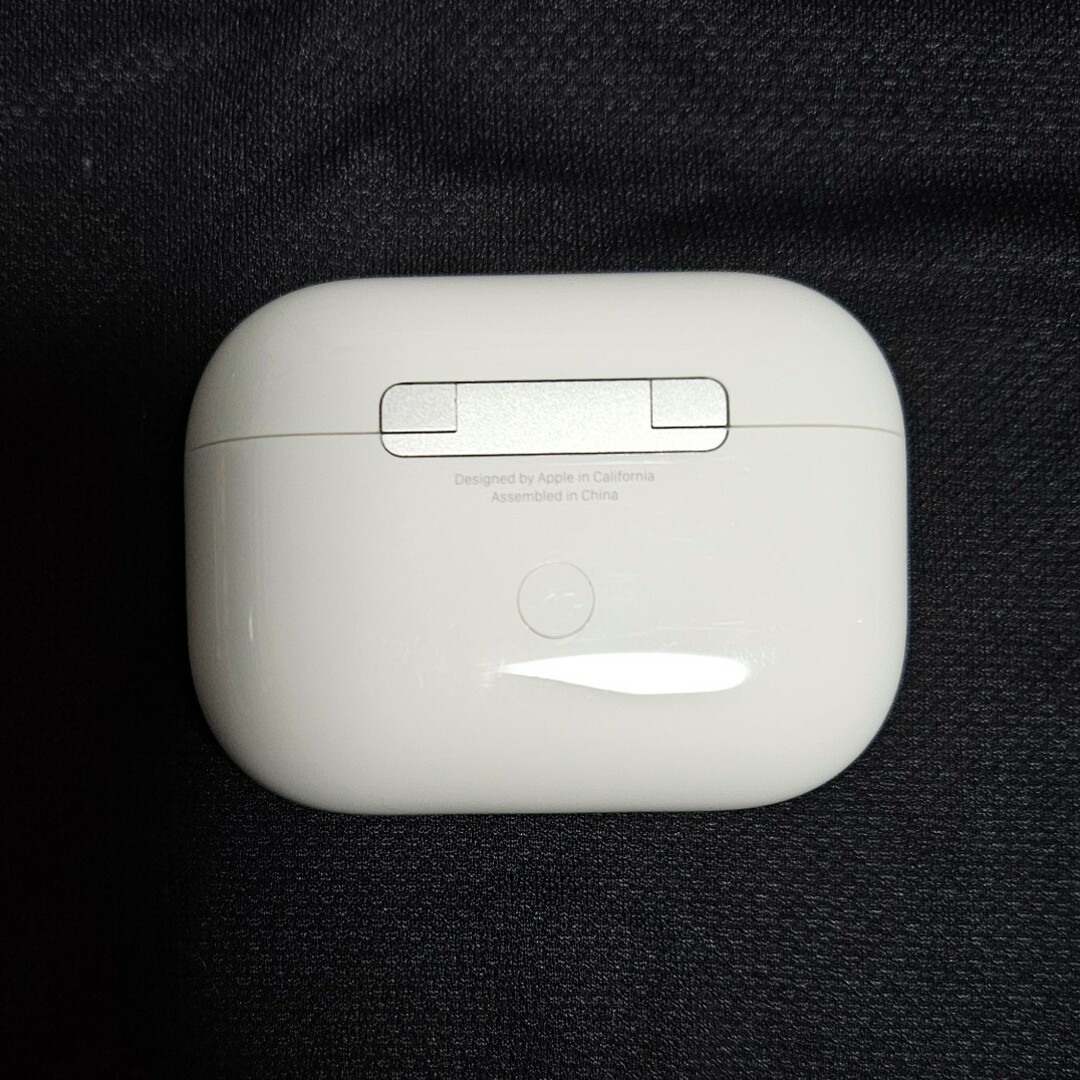 Apple(アップル)の【中古】Airpods Pro 第一世代ケース【美品】 スマホ/家電/カメラのオーディオ機器(ヘッドフォン/イヤフォン)の商品写真