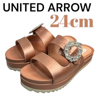 ユナイテッドアローズ(UNITED ARROWS)のユナイテッドアローズ　トーキョー　24cm ピンク　箱有　厚底サンダル　ビジュー(サンダル)