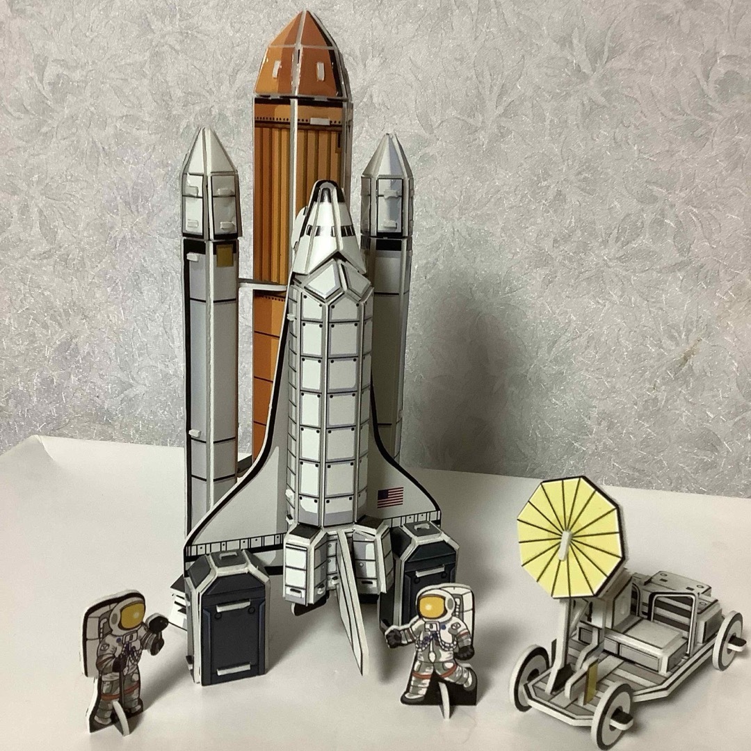 レビュー　ダイソー　3D パズル　宇宙シリーズ　ロケット　宇宙　ディスプレイ エンタメ/ホビーのテーブルゲーム/ホビー(航空機)の商品写真