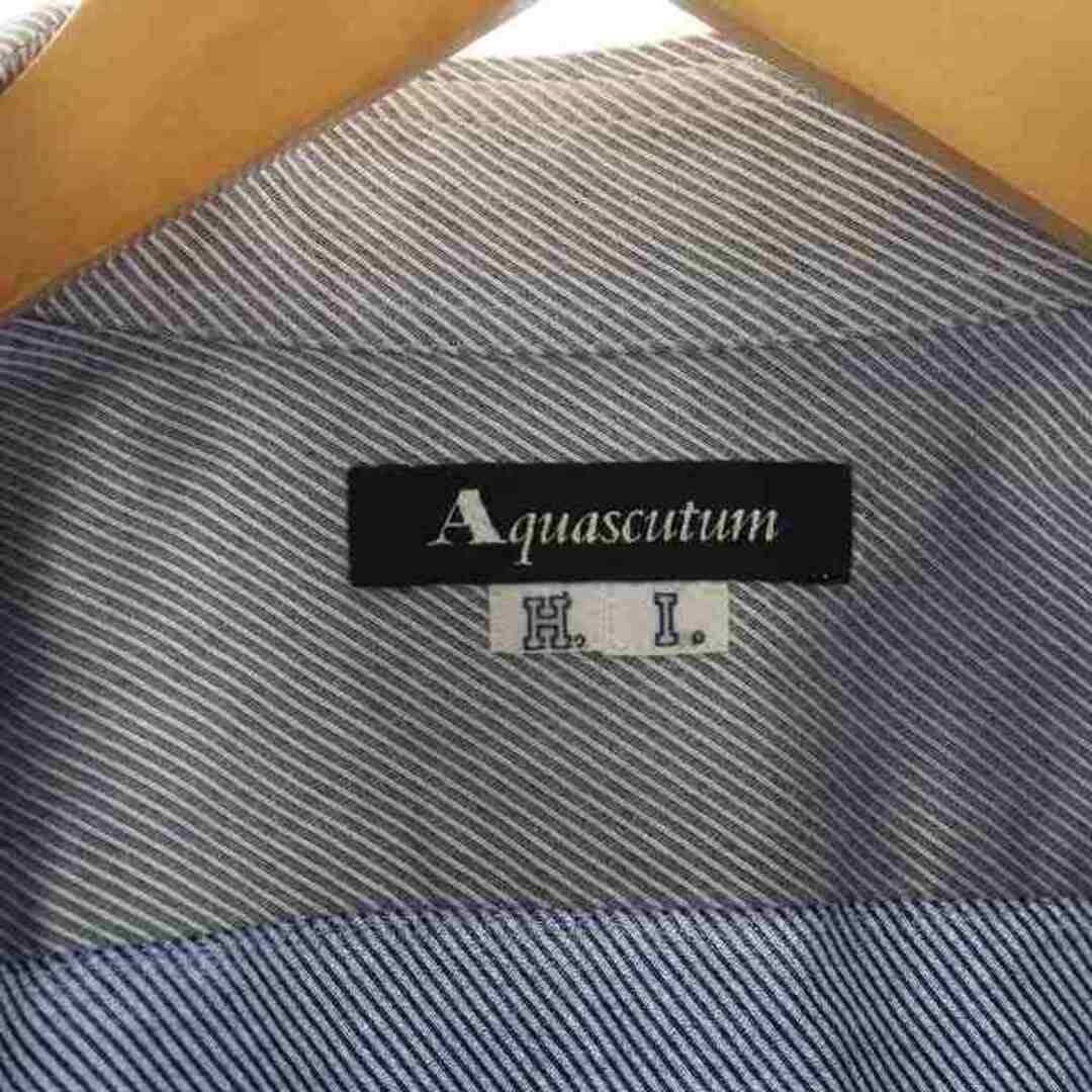 AQUA SCUTUM(アクアスキュータム)のAQUASCUTUM ワイシャツ ステンカラー 長袖 ロゴ ネーム刺繍 青 白 メンズのトップス(シャツ)の商品写真