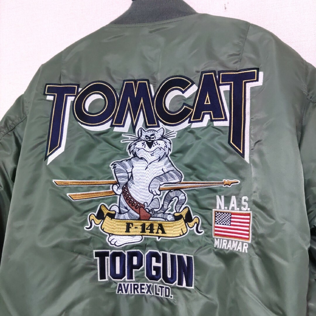 AVIREX(アヴィレックス)のアヴィレックス MA-1 TOP GUN/TOMCAT 刺繍【SAGE★XL】 メンズのジャケット/アウター(フライトジャケット)の商品写真