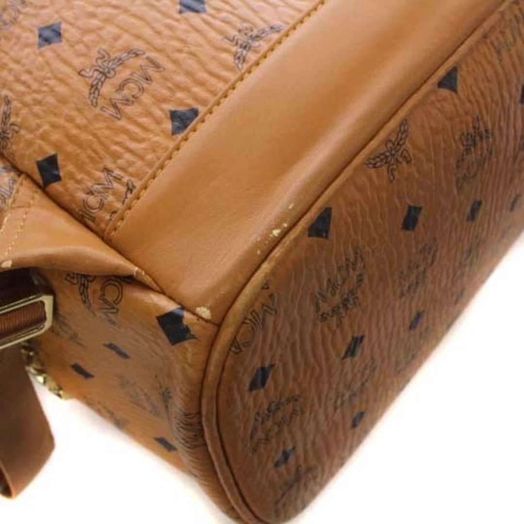 MCM(エムシーエム)のエムシーエム リュックサック デイパック レザー ヴィトセス柄 スタッズ 茶色 メンズのバッグ(バッグパック/リュック)の商品写真