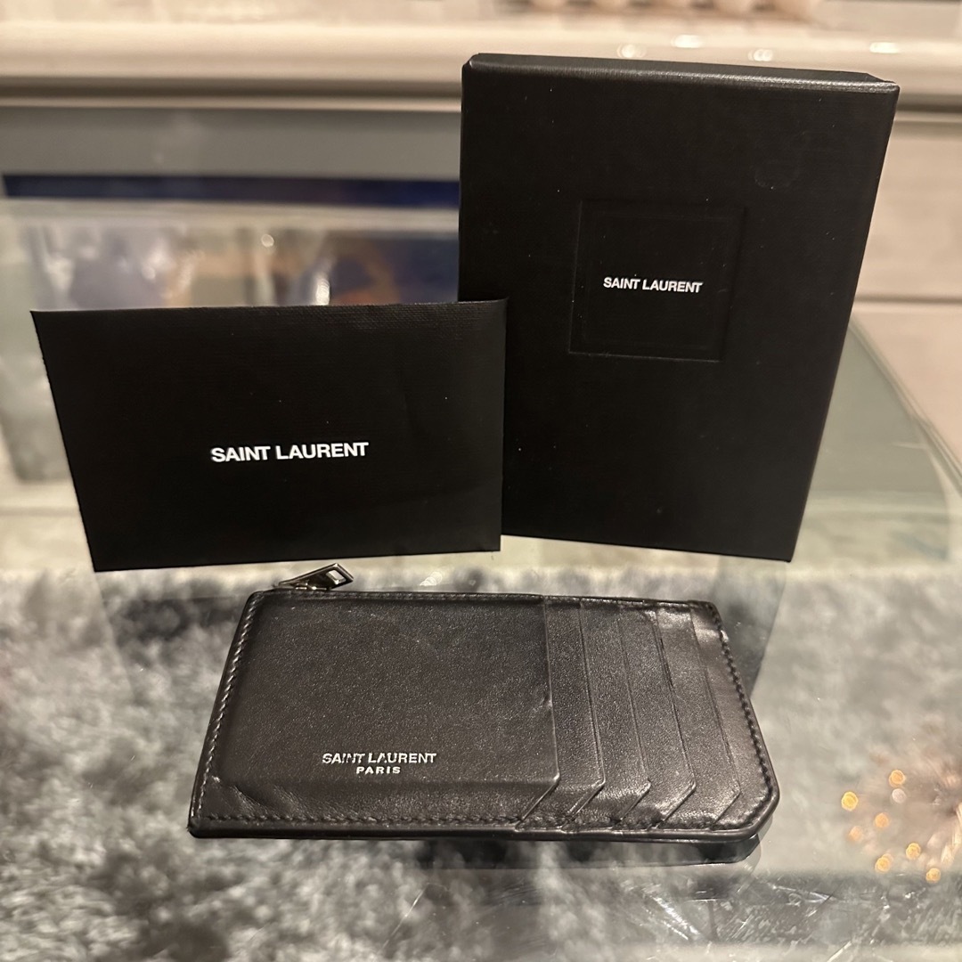 Saint Laurent(サンローラン)のサンローラン　フラグメント ジップポーチ スムースレザー　カードケース　 メンズのファッション小物(コインケース/小銭入れ)の商品写真