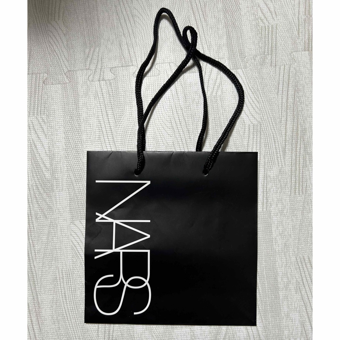 NARS(ナーズ)のNARS ナーズ　ショッパー　ショップ袋　紙袋 レディースのバッグ(ショップ袋)の商品写真