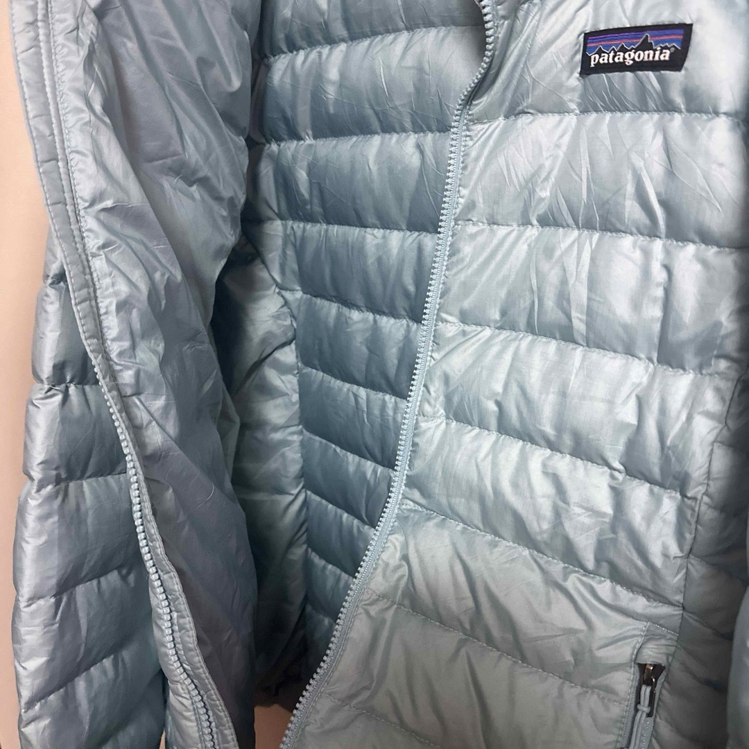 patagonia(パタゴニア)のパタゴニア　ダウンジャケット　160サイズ キッズ/ベビー/マタニティのキッズ服男の子用(90cm~)(ジャケット/上着)の商品写真