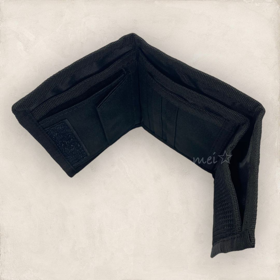 carhartt(カーハート)のカーハート　三つ折り　財布　コンパクト　ブラック　黒　ウォレット メンズのファッション小物(折り財布)の商品写真