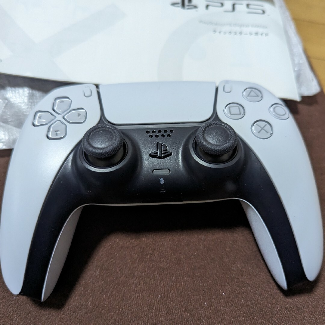 PlayStation(プレイステーション)のプレイステーション5 デジタル・エディション CFI-1000B01 エンタメ/ホビーのゲームソフト/ゲーム機本体(家庭用ゲーム機本体)の商品写真