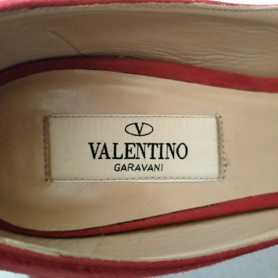 VALENTINO(ヴァレンティノ)のVALENTINO　スタッズ　パンプス　レッド レディースの靴/シューズ(ハイヒール/パンプス)の商品写真