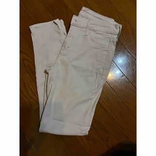 エイチアンドエム(H&M)のスキニーデニム アイボリー　skinny regular waist (スキニーパンツ)