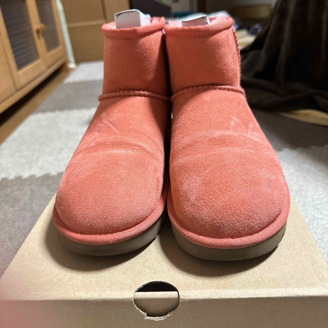 UGG CLASSIC MINI Ⅱ ムートンブーツ24cm レディースの靴/シューズ(ブーツ)の商品写真