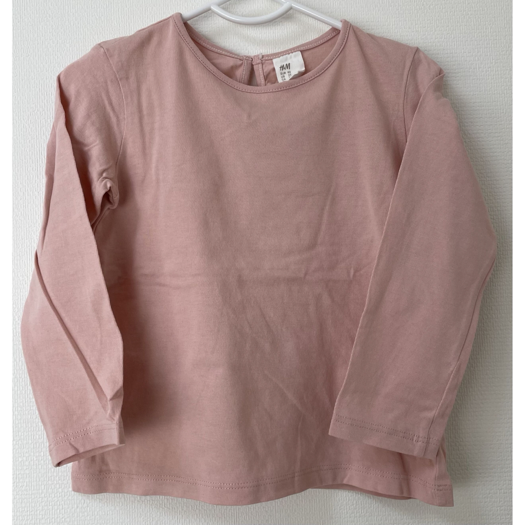 H&M(エイチアンドエム)の長袖 カットソー ピンク花柄 90 〈2枚セット〉 キッズ/ベビー/マタニティのキッズ服女の子用(90cm~)(Tシャツ/カットソー)の商品写真