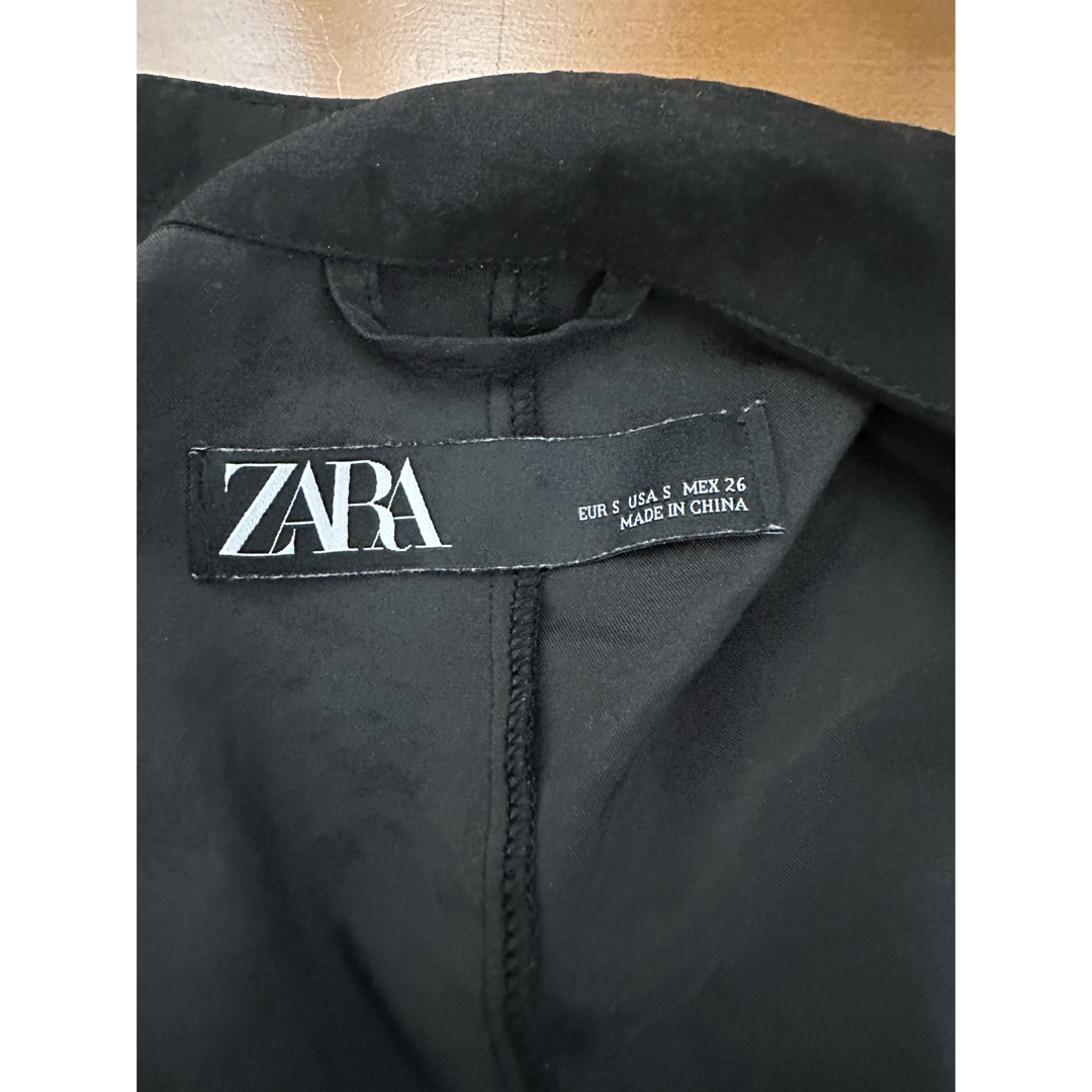 ZARA(ザラ)のZARA ザラ　変形　ジャケット　黒　スプリングコートとしても レディースのジャケット/アウター(スプリングコート)の商品写真