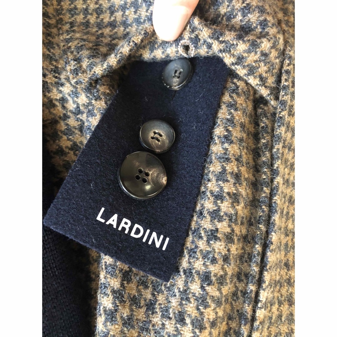 LARDINI(ラルディーニ)の【美品】LARDINIラルディーニ千鳥格子ブラウンジャケット44クリーニング済 メンズのジャケット/アウター(テーラードジャケット)の商品写真