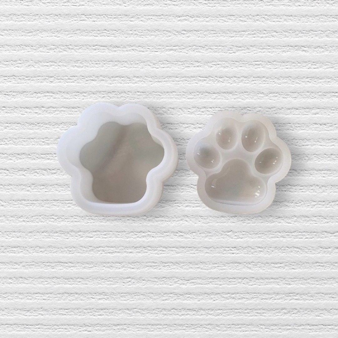レジン モールド 小物入れ 収納ケース シリコンモールド エポキシ樹脂 猫 肉球 ハンドメイドの素材/材料(型紙/パターン)の商品写真