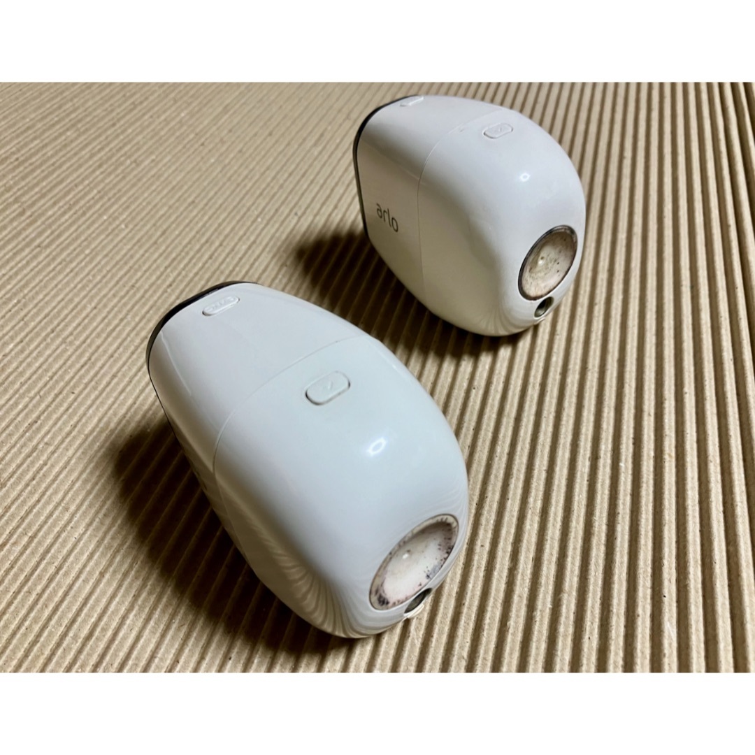 中古 Arlo Pro カメラ2台セット VMS4230-100JPS スマホ/家電/カメラのスマホ/家電/カメラ その他(防犯カメラ)の商品写真