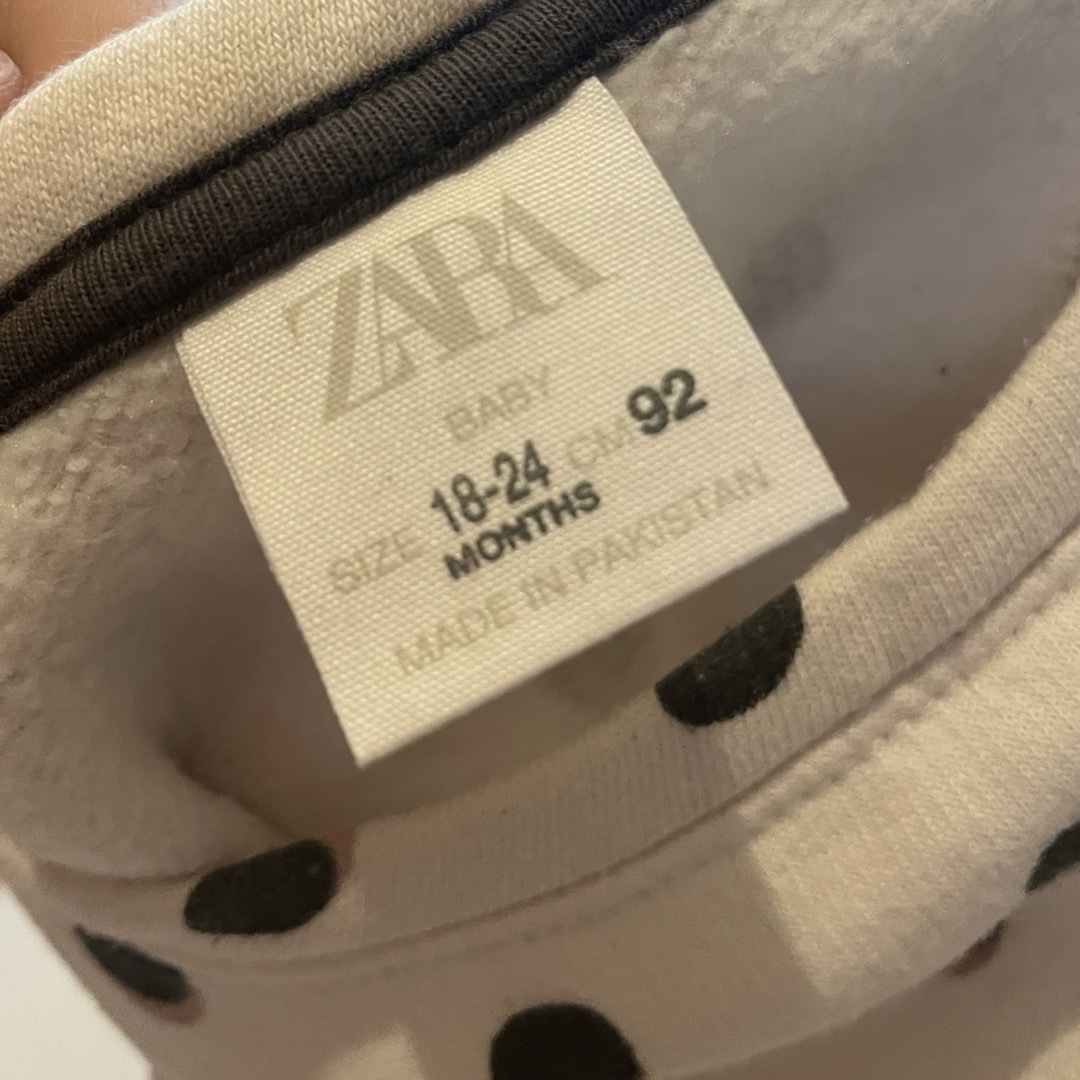 ZARA(ザラ)のZARA BABY ザラ トレーナー 18〜24ヶ月 92cm キッズ/ベビー/マタニティのキッズ服女の子用(90cm~)(ジャケット/上着)の商品写真